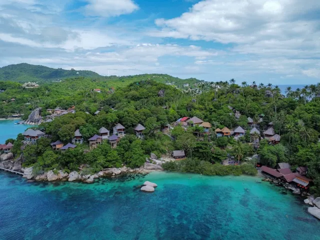 Blick auf die Insel Koh Tao aus der Luft