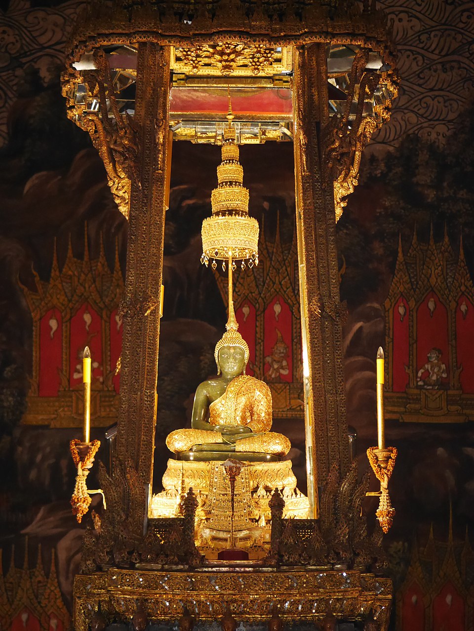 Emerald buddha wat phra kaew bangkok