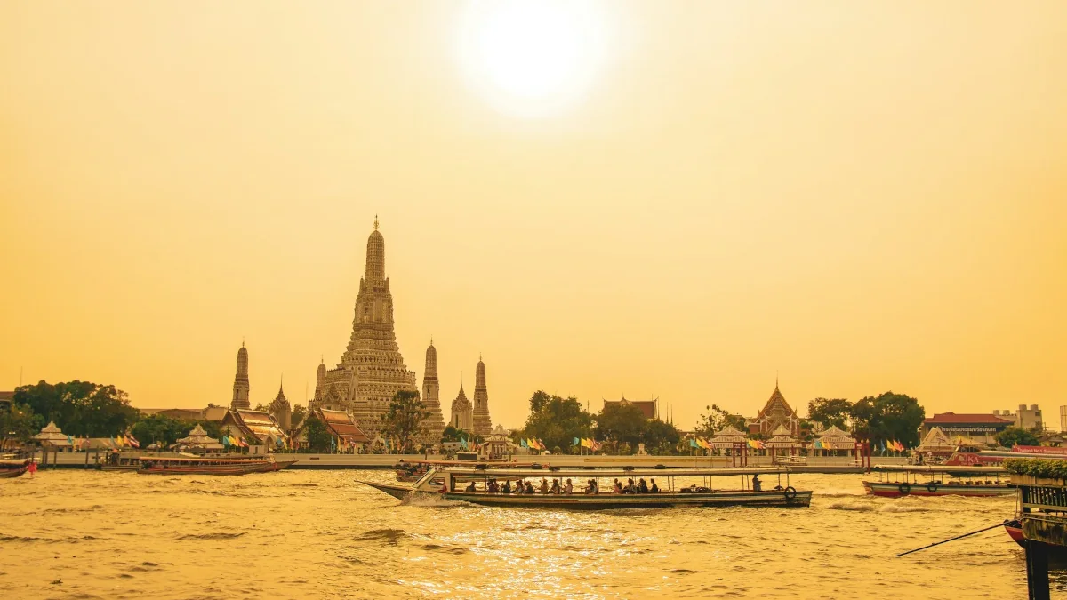 Bangkok sunset at Wat Arun